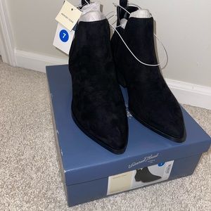 Women’s black small heels